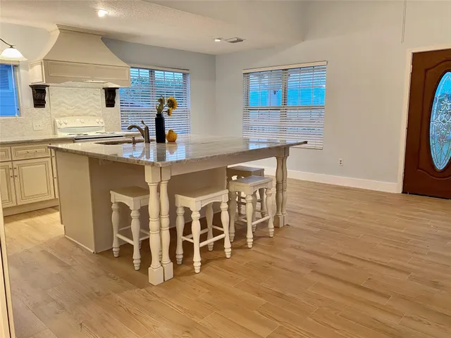 $1,650 | 1578 Railroad Street, San Leon, TX 77539