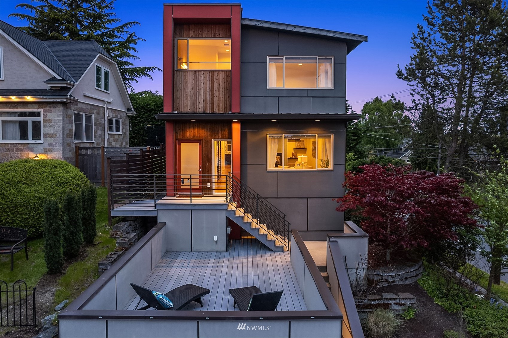 8000 Meridian Avenue North Seattle, WA 98103 - Photo 28 of 33 a view of a house with roof and sitting area