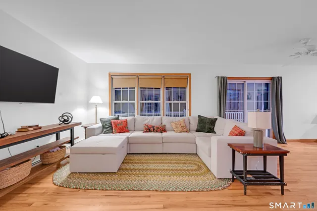 $525,000 | 209 Cemetery Road, Canterbury, CT 06331