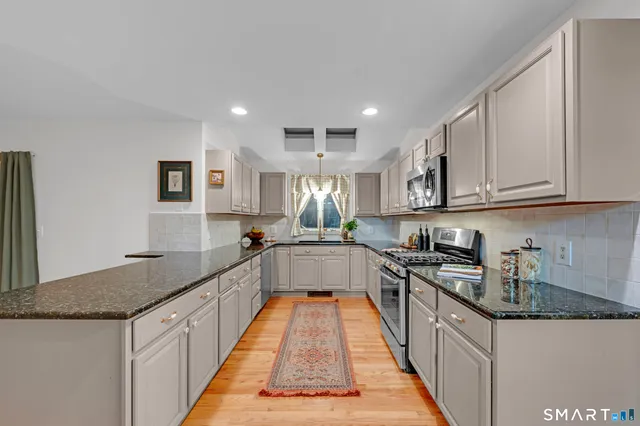 $525,000 | 209 Cemetery Road, Canterbury, CT 06331