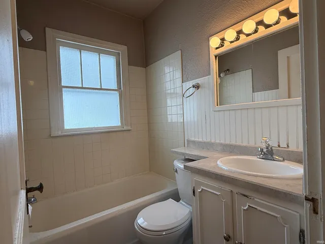 $1,195 | 2614 East Gum Street, Evansville, IN 47714