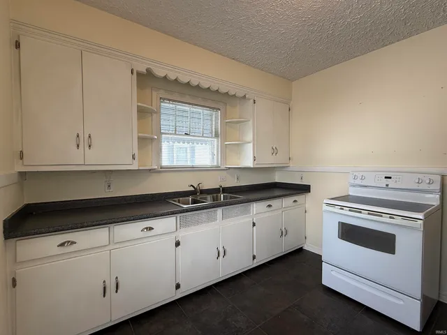 $1,195 | 2614 East Gum Street, Evansville, IN 47714