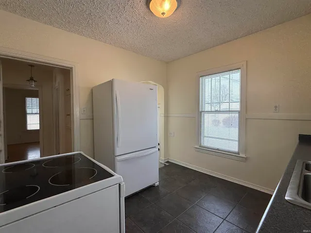 $1,195 | 2614 East Gum Street, Evansville, IN 47714