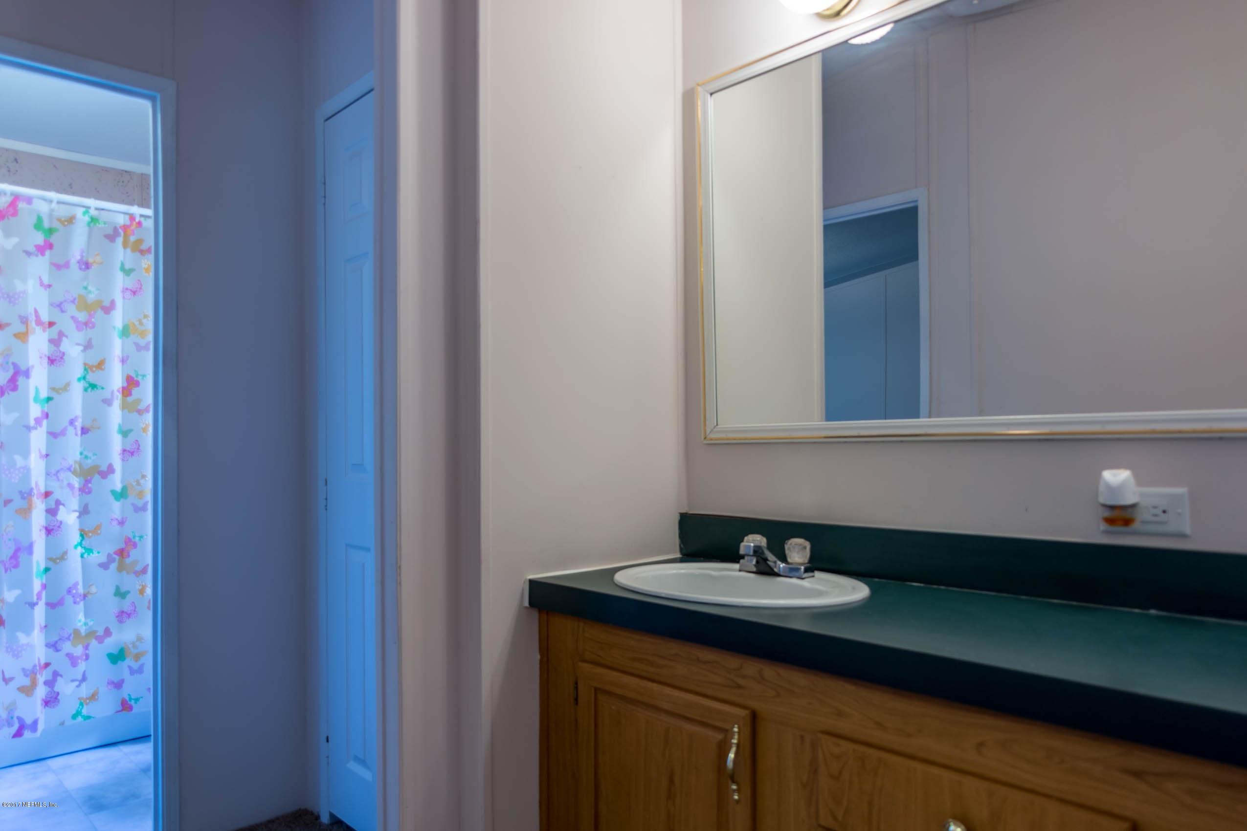 7060 Ridge Trail Road Keystone Heights, FL 32656 - Photo 28 of 49 Jack & Jill Batroom