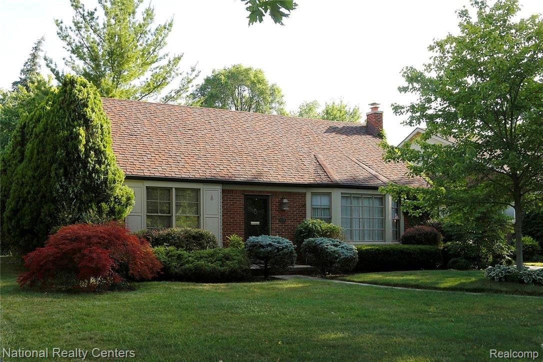 17370 Beverly Road Franklin, MI 48025 - Photo 17 of 17 Front uncropped.jpg