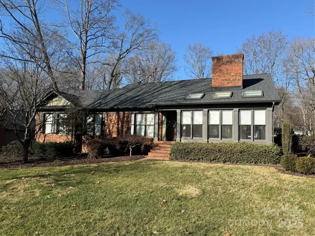 $439,900 | 489 17th Avenue Northeast, Hickory, NC 28601