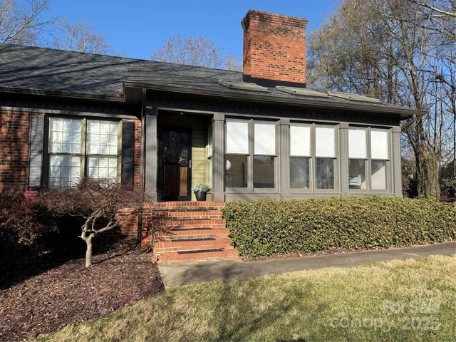 $439,900 | 489 17th Avenue Northeast, Hickory, NC 28601