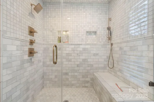 $439,900 | 489 17th Avenue Northeast, Hickory, NC 28601