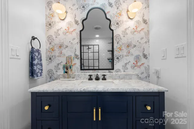 $439,900 | 489 17th Avenue Northeast, Hickory, NC 28601