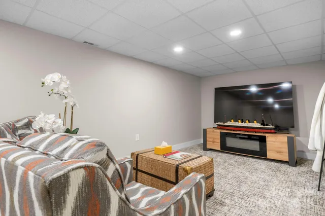 $439,900 | 489 17th Avenue Northeast, Hickory, NC 28601