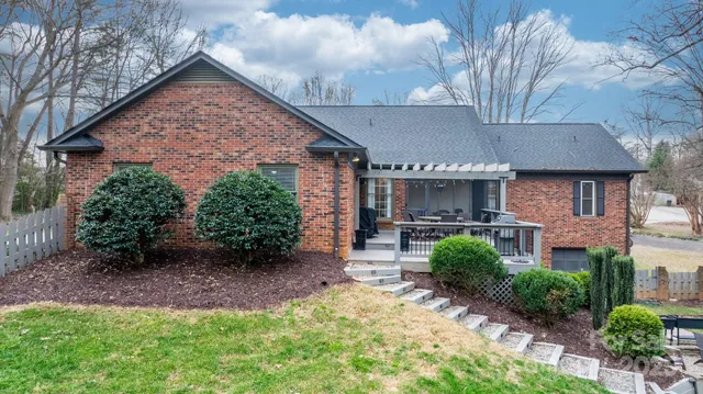 $439,900 | 489 17th Avenue Northeast, Hickory, NC 28601