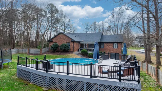 $439,900 | 489 17th Avenue Northeast, Hickory, NC 28601