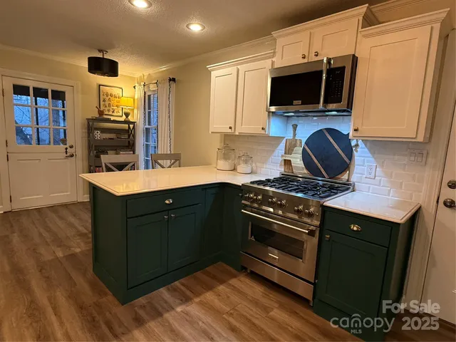 $439,900 | 489 17th Avenue Northeast, Hickory, NC 28601