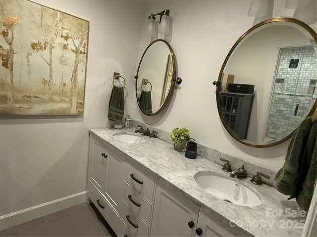 $439,900 | 489 17th Avenue Northeast, Hickory, NC 28601