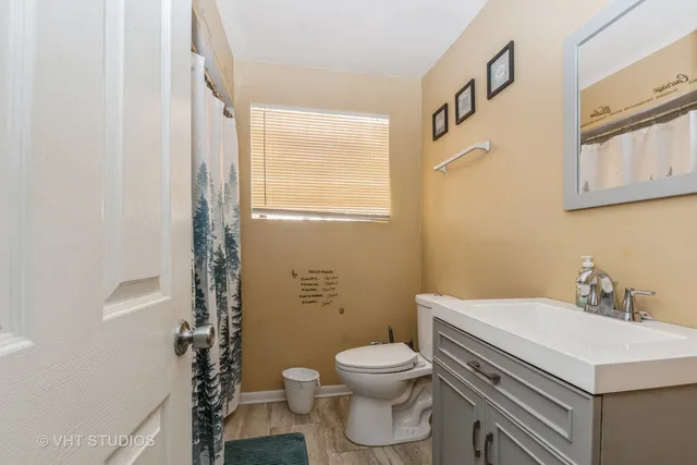 $174,900 | 13937 South School Street, Riverdale, IL 60827