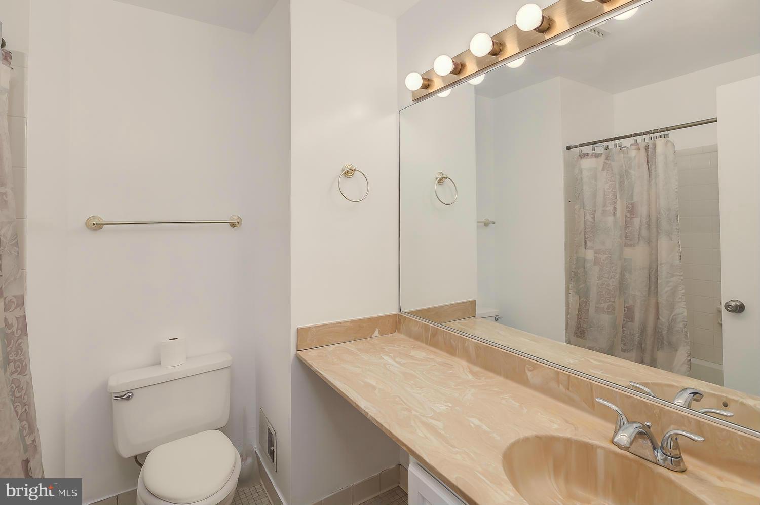 33 Catoctin Court Silver Spring, MD 20906 - Photo 14 of 30 Bath (Master)