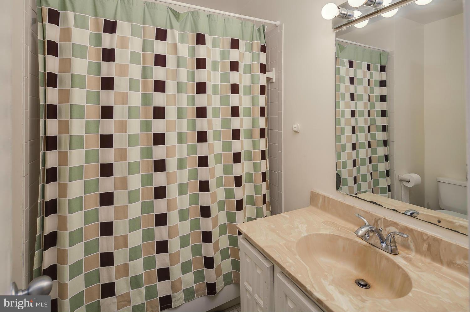 33 Catoctin Court Silver Spring, MD 20906 - Photo 17 of 30 Bath
