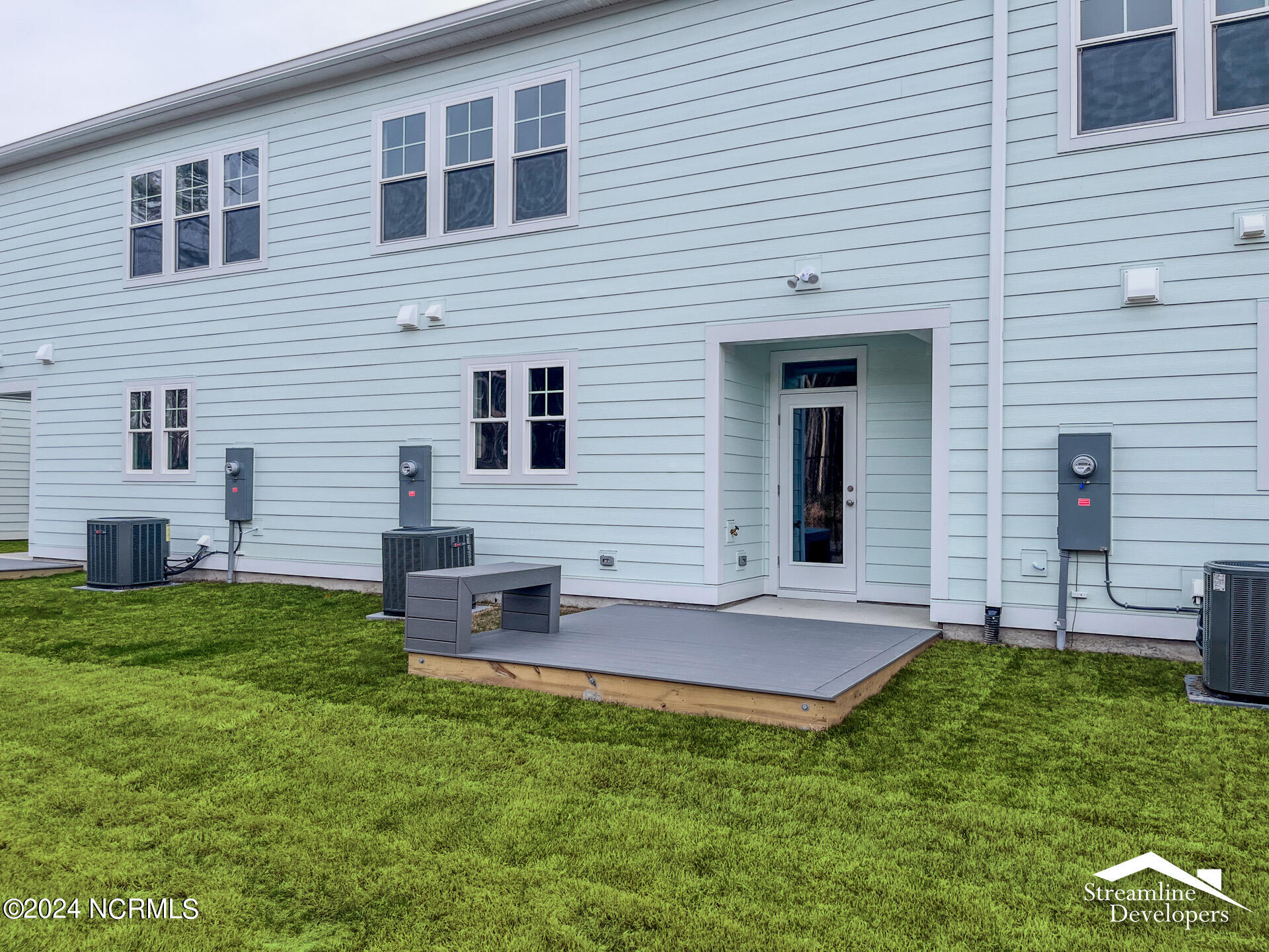 141 Freedom Park Road Beaufort, NC 28516 - Photo 8 of 17 Back Elevation