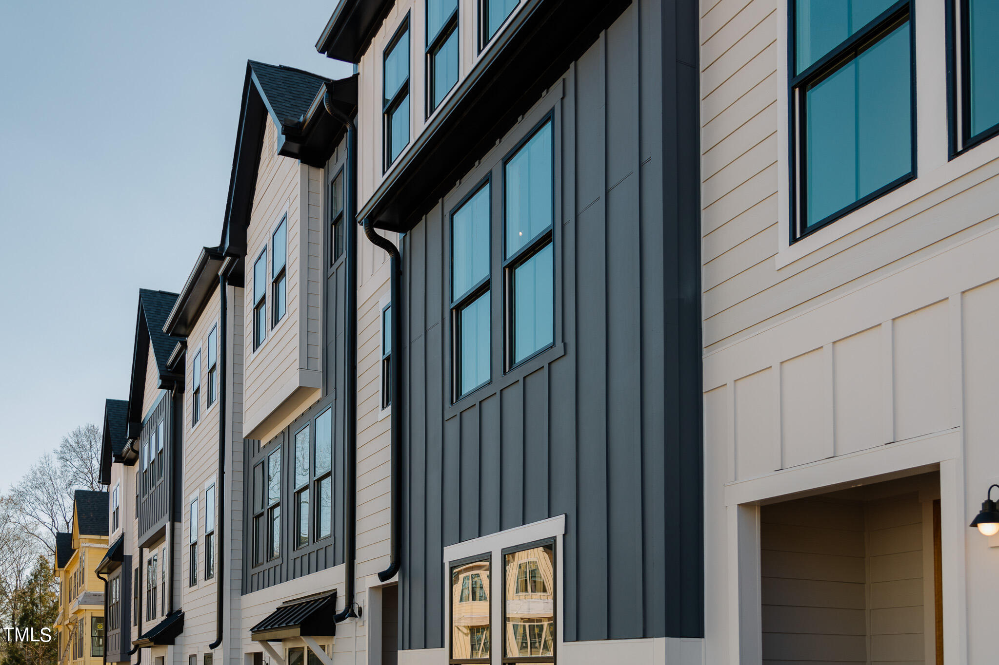 6425 Tanner Oak Lane Raleigh, NC 27613 - Photo 4 of 41 a view of an entryway