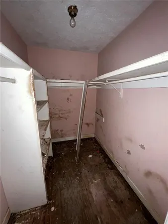 a view of utility room