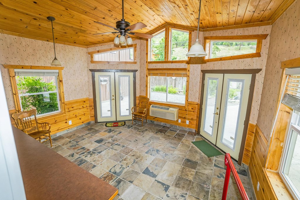 803 Macarthur Avenue Riggins, ID 83549 - Photo 27 of 58 Sunroom
