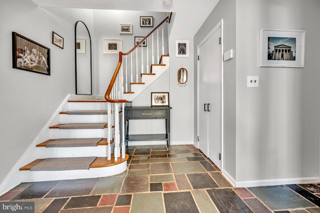 118 Blackwell Road Pennington, NJ 08534 - Photo 4 of 33 a view of entryway