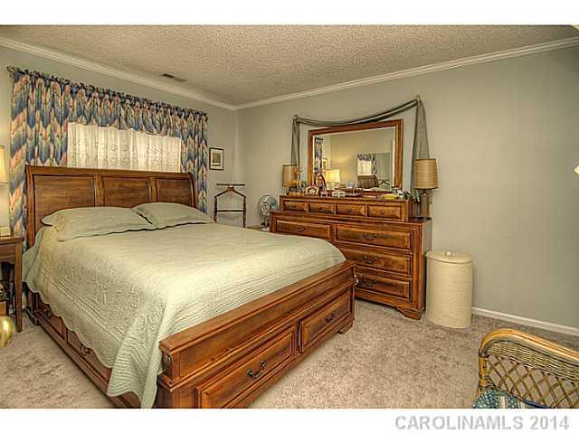 10909 Ridge Acres Road Charlotte, NC 28214 - Photo 11 of 15 Gallery Image 11