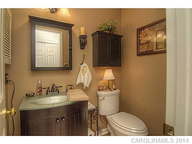 10909 Ridge Acres Road Charlotte, NC 28214 - Photo 13 of 15 Gallery Image 13