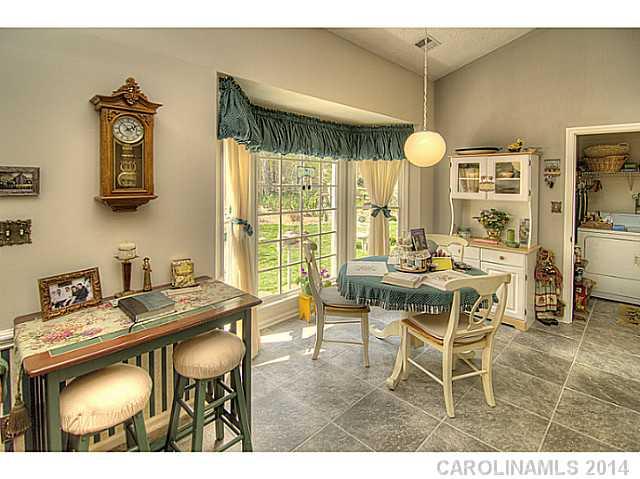 10909 Ridge Acres Road Charlotte, NC 28214 - Photo 8 of 15 Gallery Image 8