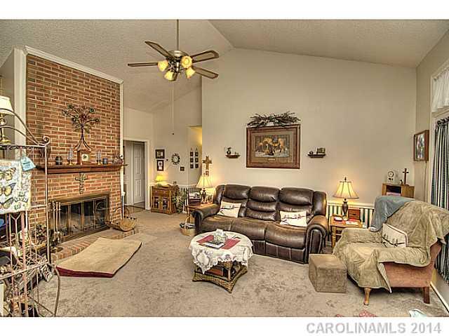 10909 Ridge Acres Road Charlotte, NC 28214 - Photo 10 of 15 Gallery Image 10