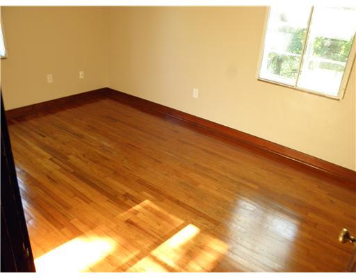 1705 Roosevelt Road Sewickley, PA 15143 - Photo 5 of 14 Master Bedroom.