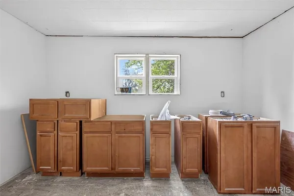 $55,000 | 213 Amvets Drive, De Soto, MO 63020