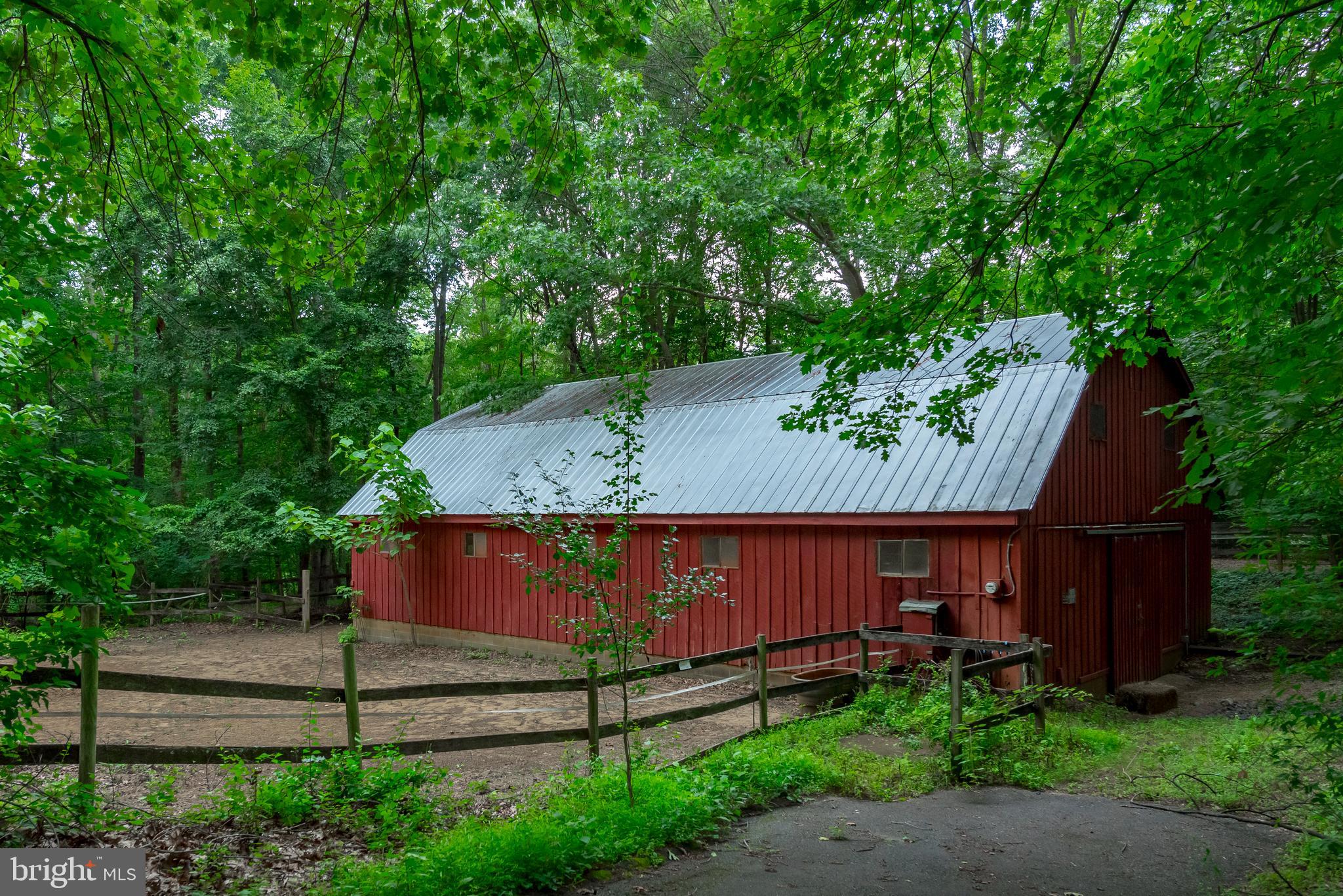 519 Epping Forest Road Annapolis, MD 21401 - Photo 73 of 73 a view of a backyard with plants and wooden fence
