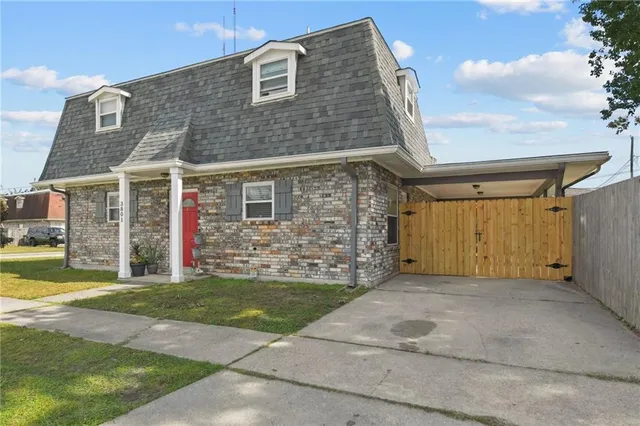 $239,000 | 3801 Laplace Street, Chalmette, LA 70043