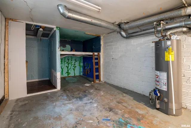 $84,900 | 1215 East Seneca Place, Peoria, IL 61603