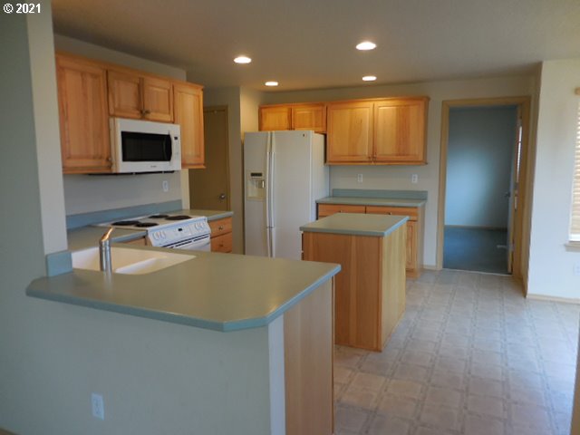35 Crown Point Road Longview, WA 98632 - Photo 10 of 28 Gallery Image 10