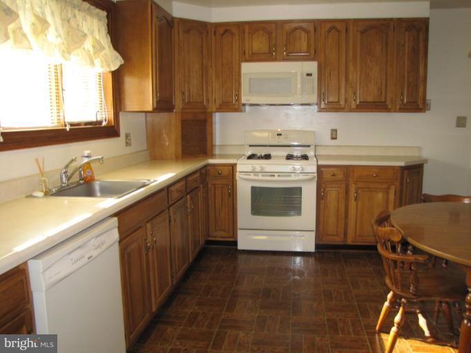 11 Weyburn Court Rosedale, MD 21237 - Photo 21 of 26 Kitchen