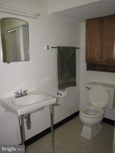 11 Weyburn Court Rosedale, MD 21237 - Photo 4 of 26 Bath #3