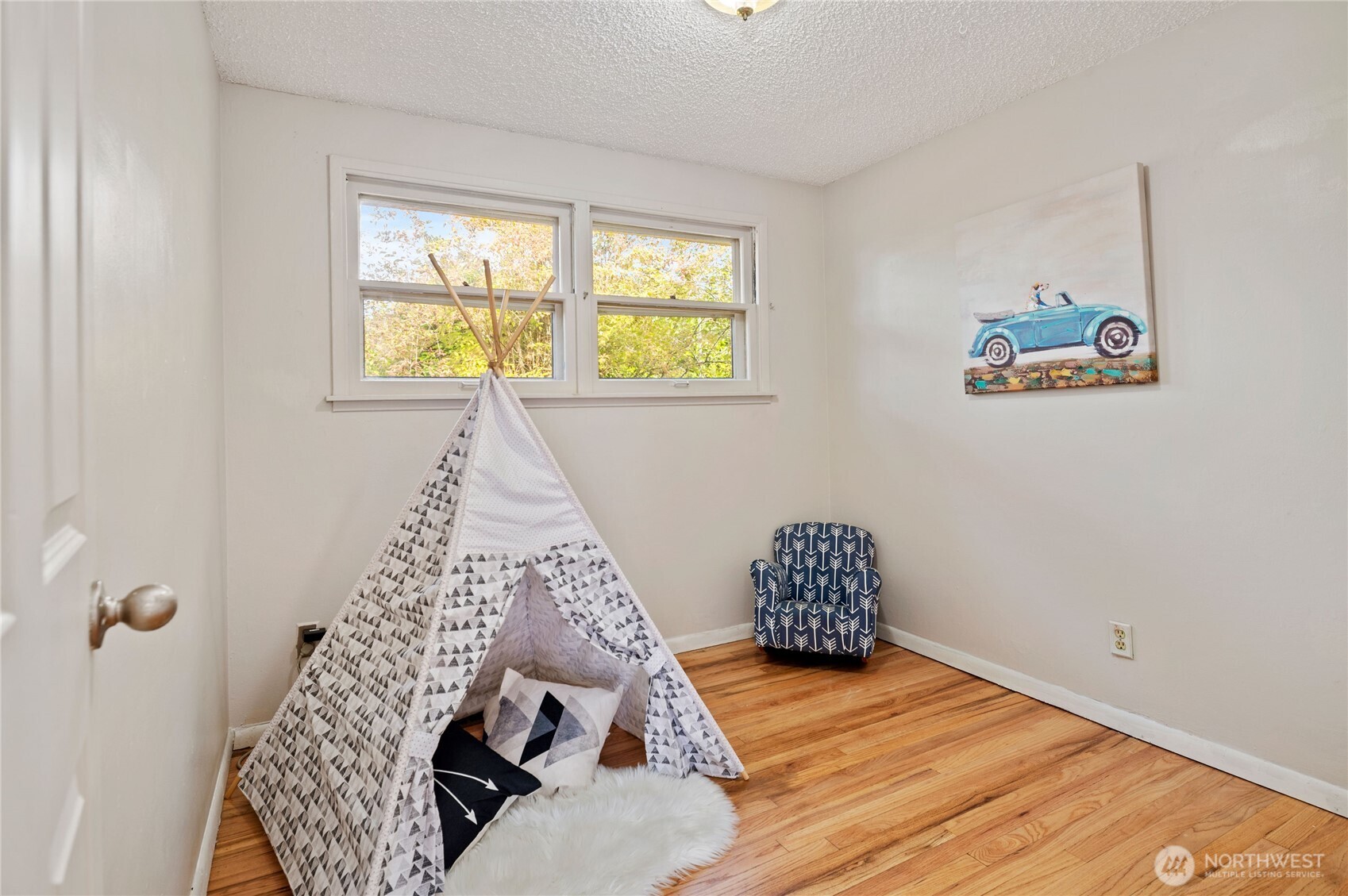 944 East 30th Street Bremerton, WA 98310 - Photo 13 of 21 a bedroom with a bed and a window