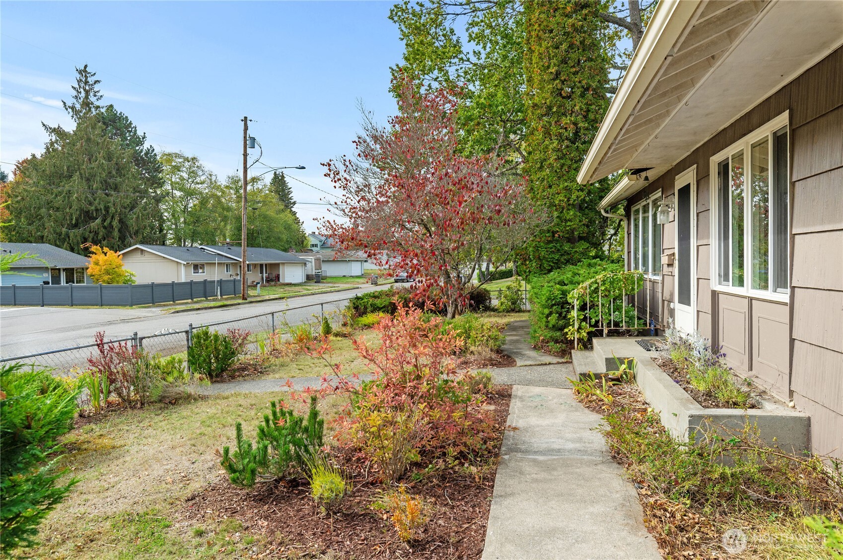 944 East 30th Street Bremerton, WA 98310 - Photo 17 of 21 a view of a yard with flower plants