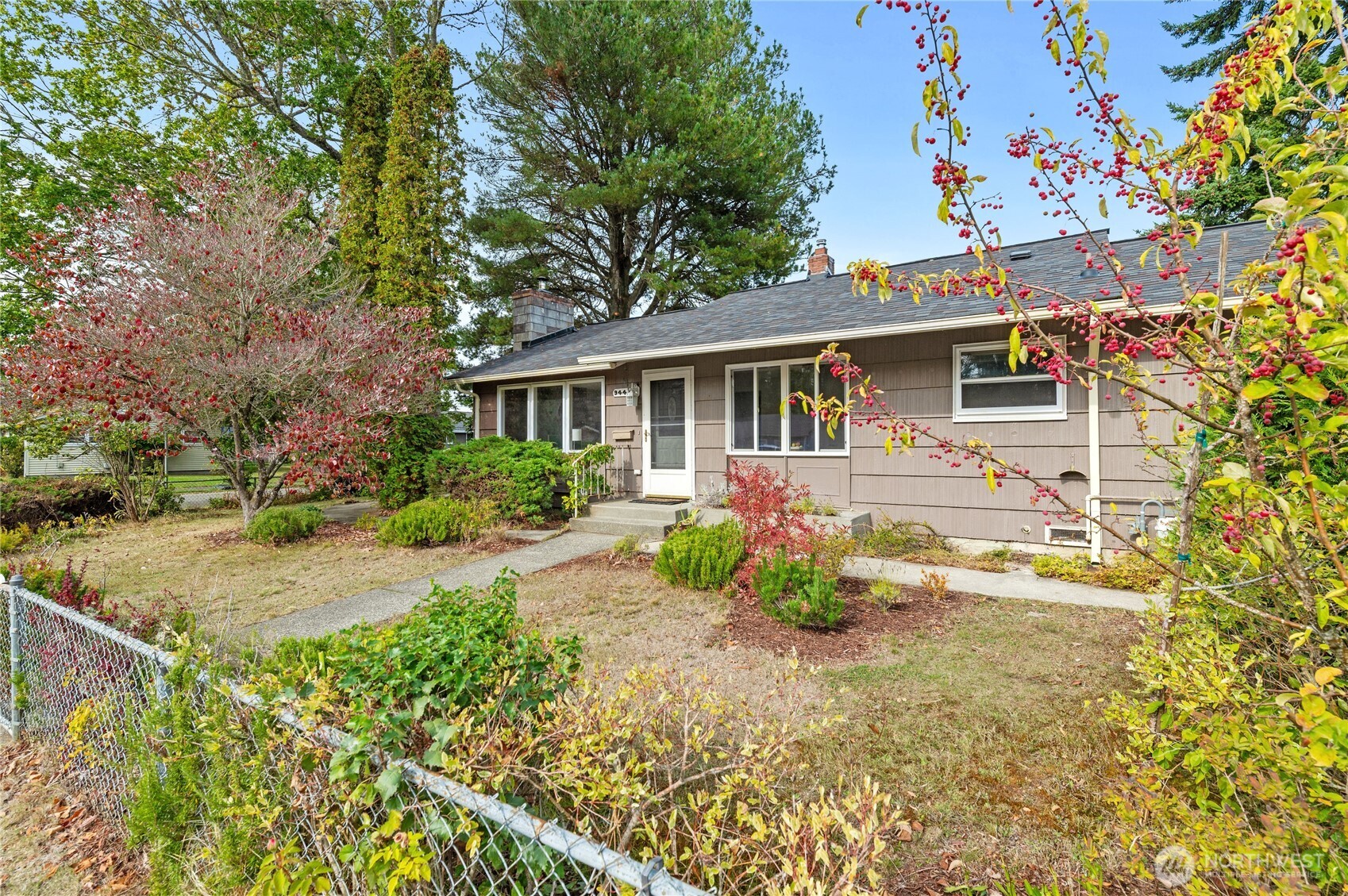 944 East 30th Street Bremerton, WA 98310 - Photo 18 of 21 front view of a house with a yard