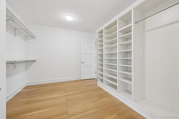 $17,500 | 1 Renaissance Square, Unit PH40C, White Plains, NY 10601