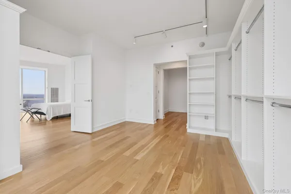 $16,500 | 1 Renaissance Square, Unit PH40C, White Plains, NY 10601