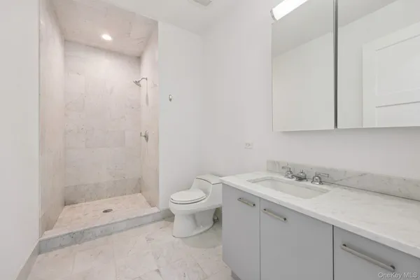 $16,500 | 1 Renaissance Square, Unit PH40C, White Plains, NY 10601