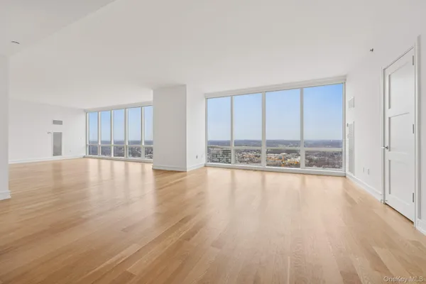$16,500 | 1 Renaissance Square, Unit PH40C, White Plains, NY 10601