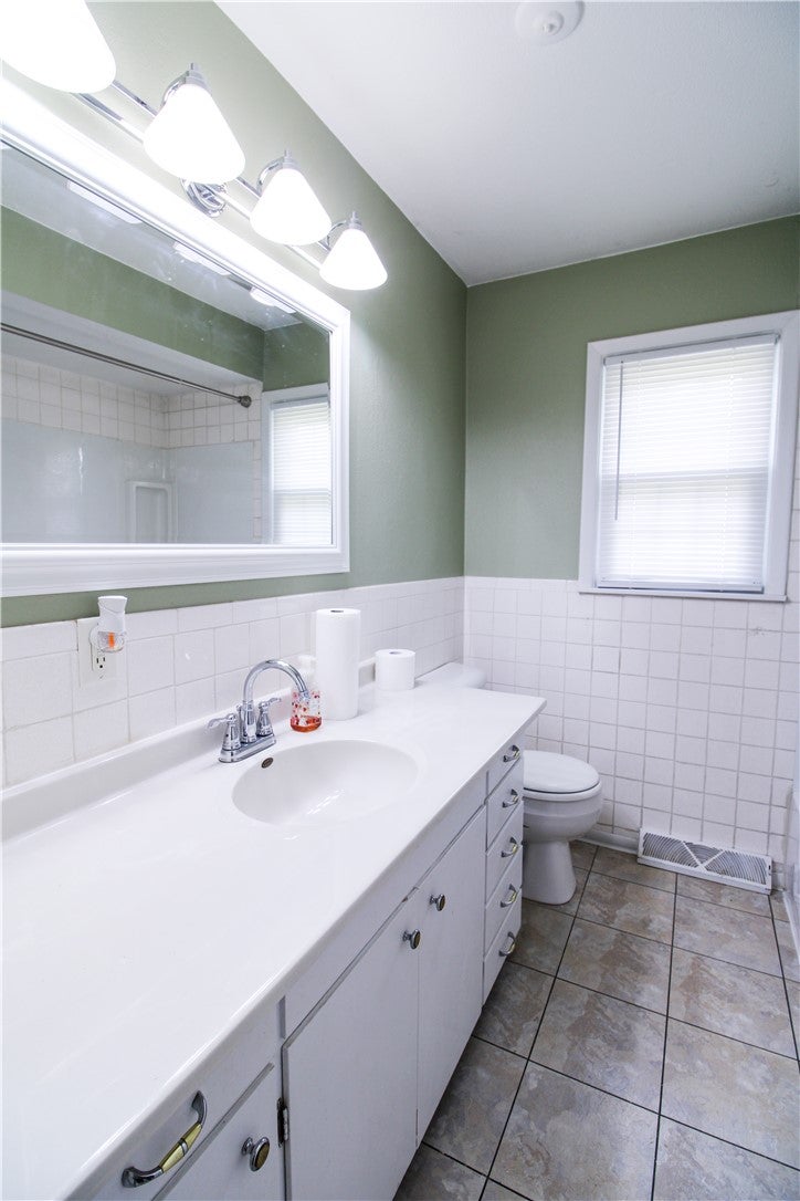 312 Southampton Drive Decatur, IL 62526 - Photo 26 of 38 Gallery Image 26