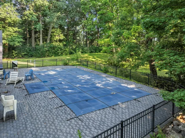 $625,000 | 1405 North English Settlement Avenue, Rochester, WI 53105