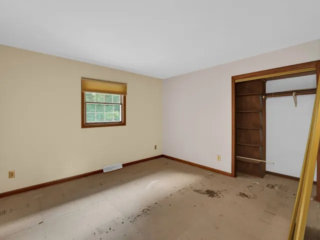 $625,000 | 1405 North English Settlement Avenue, Rochester, WI 53105