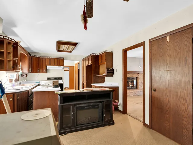 $625,000 | 1405 North English Settlement Avenue, Rochester, WI 53105