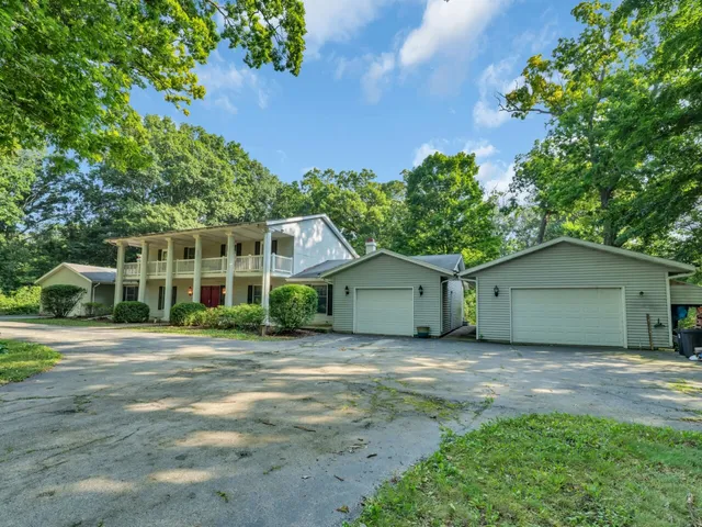 $625,000 | 1405 North English Settlement Avenue, Rochester, WI 53105